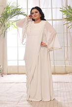 Picture of Faiza Saleem in Azal