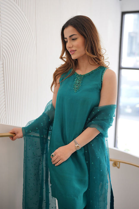 Chandani Asfand in Ezra