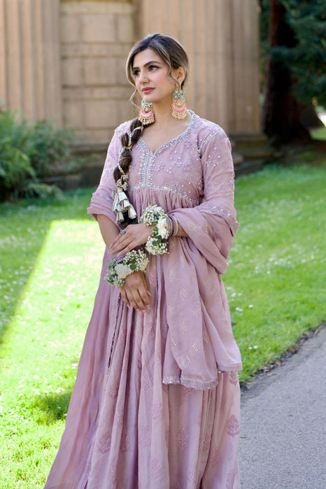 Picture of Samreen Tahir in Isha