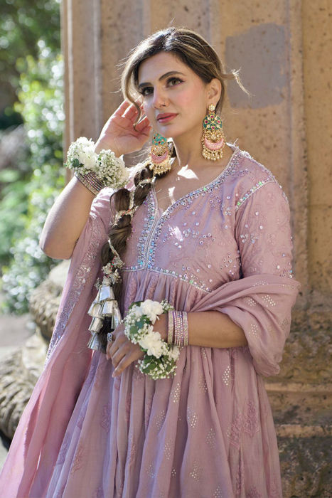 Samreen Tahir in Isha