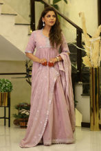 Picture of Hadiqa Kiyani in Isha