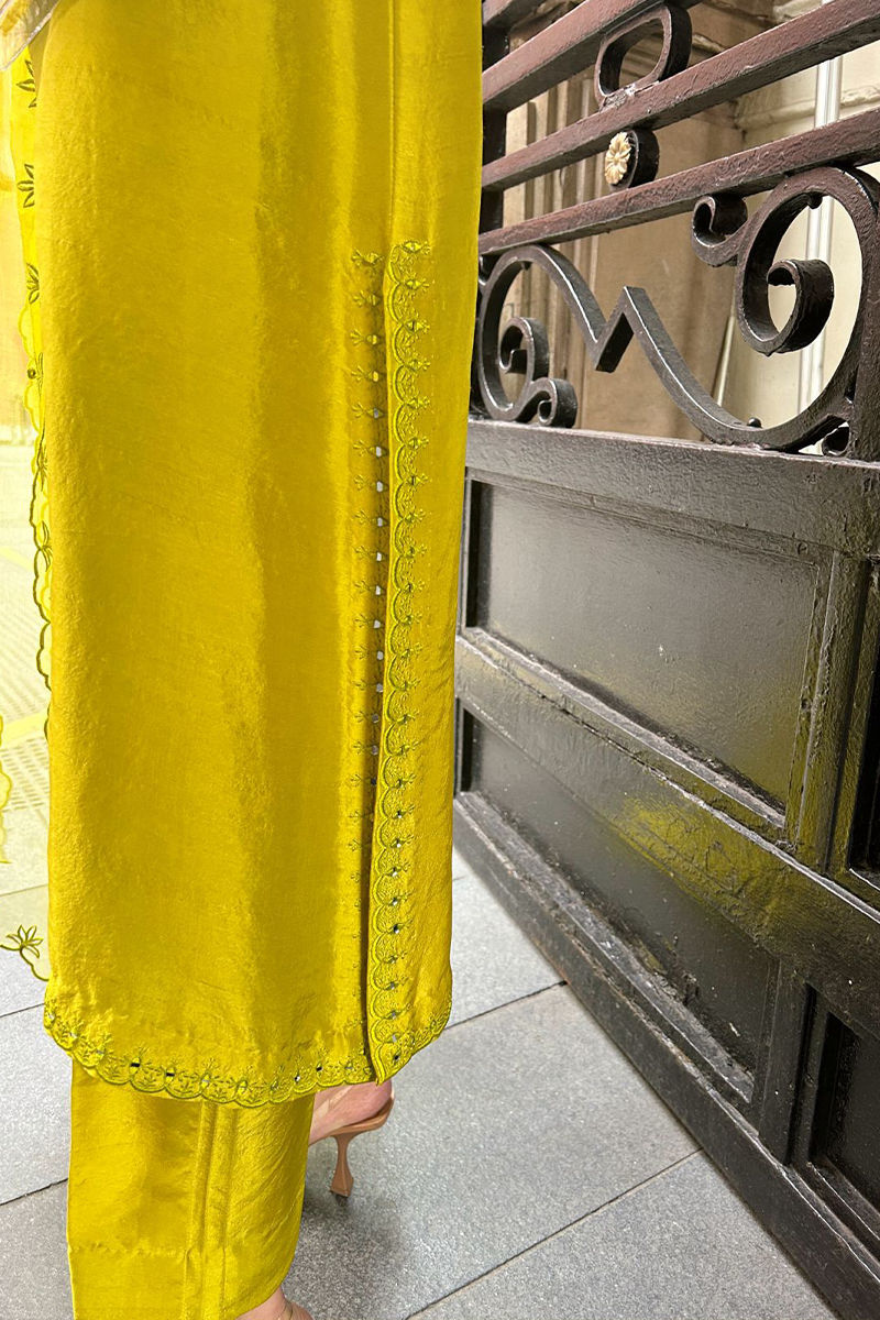 Picture of Sehr Chaudhry in Melon