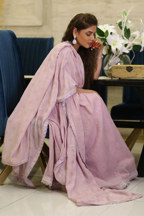 Hadiqa Kiyani in Isha