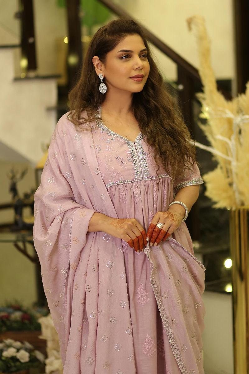 Picture of Hadiqa Kiyani in Isha