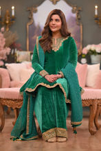 Picture of Nida Yasir in Misha